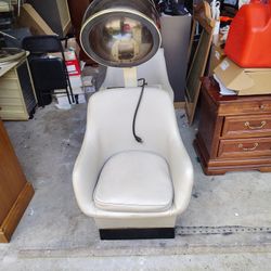 2 Hair Dryers