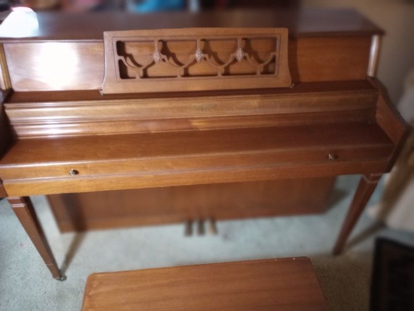Wurlitzer Piano w/ Mod.# & Ser.#