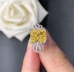 Solid 18K White Gold Rings Lady Light Yellow 4Carat Cushion Diamond Engagement Rings For Women Lovely Finger Jewelry