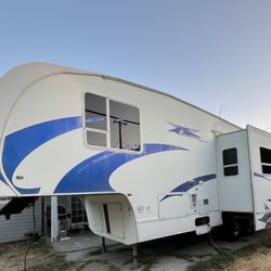 2010 ROAD RANGER 5TH WHEEL TRAVEL   TRAILER WITH SLIDE OUT 29-FOOT