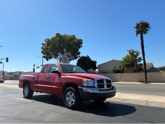2006 Dodge Dakota SLT Club Cab RWD 148k miles Engine/Transmission runs and drives good