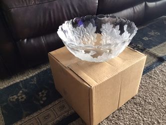 Crystal bowl with etched roses