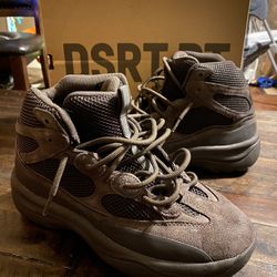 Yeezy Dsrt Boot  “Oil”
