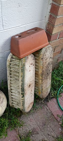 FLOWER POTS