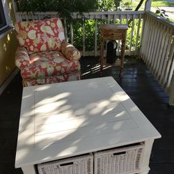 rowe and klaussner furniture set with small vintage side table