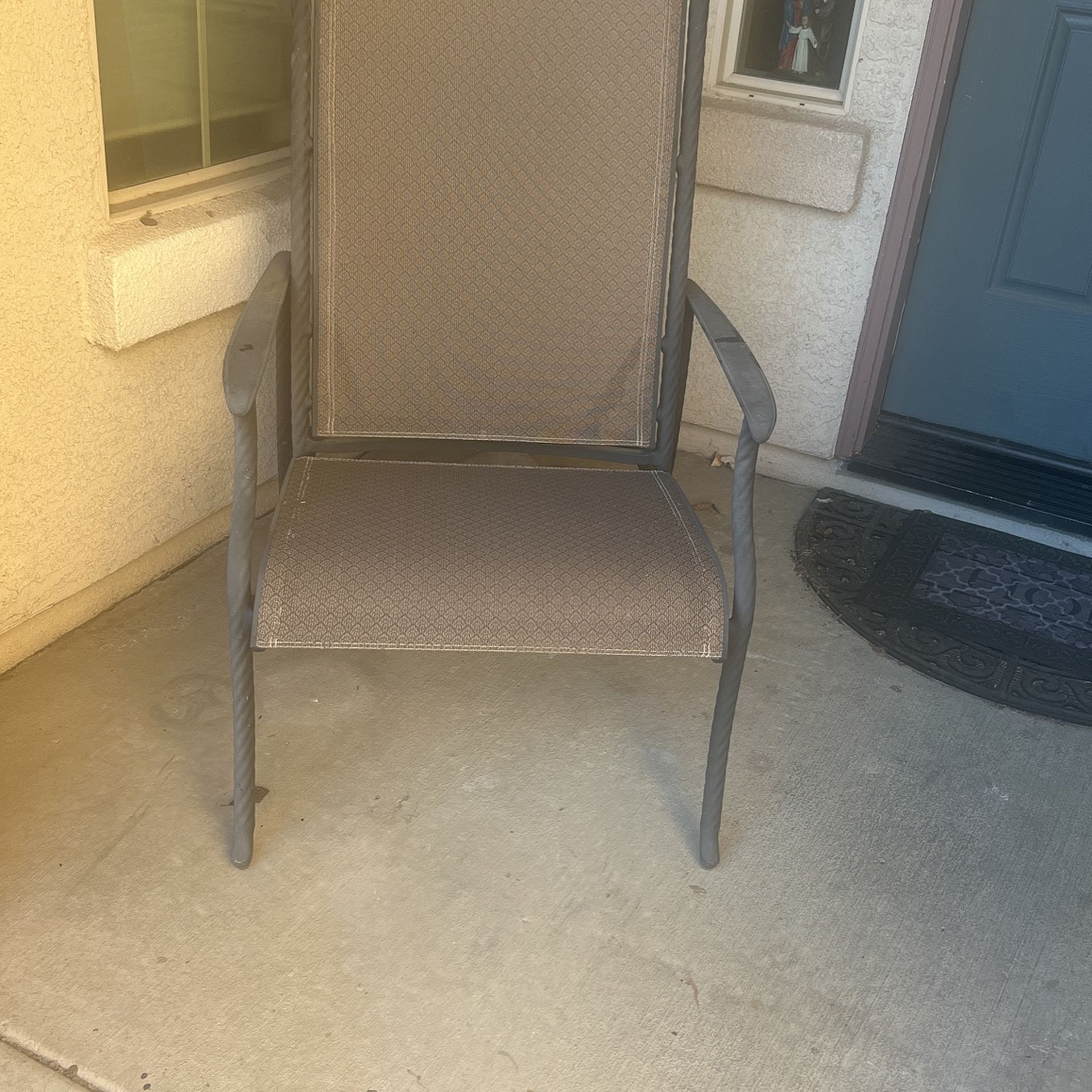 2 Chairs They Recline Completely With 2 Ottomans