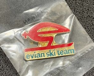 1990s EVIAN SKI TEAM Olympic Pin Sponsor Gold Enamel Lapel Hat NEW Italy France