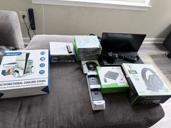 Gaming Bundle – PS5/Xbox Games, Headset, Accessories