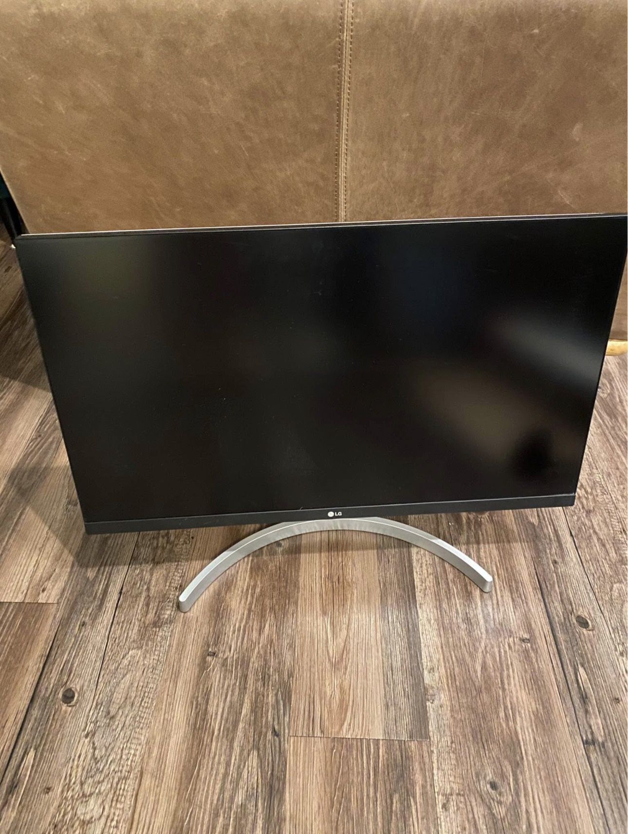 LG 27” LED Monitor (27MN60T-W) — Excellent Condition