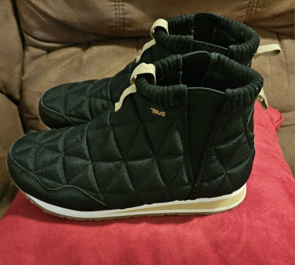 Teva Women's Reember Mid Lightweight Comfortable Outdoor Indoor Slip-on Shoes
Size 10 100 Retail