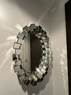 Z Gallery Mirror