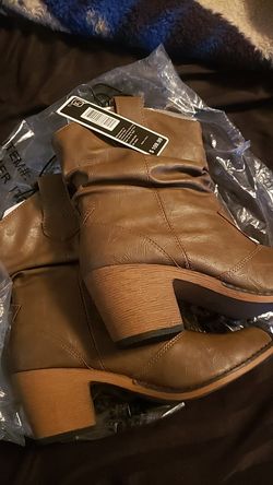 BRAND NEW WOMEN'S SIZE 7 SHOES BOOTS