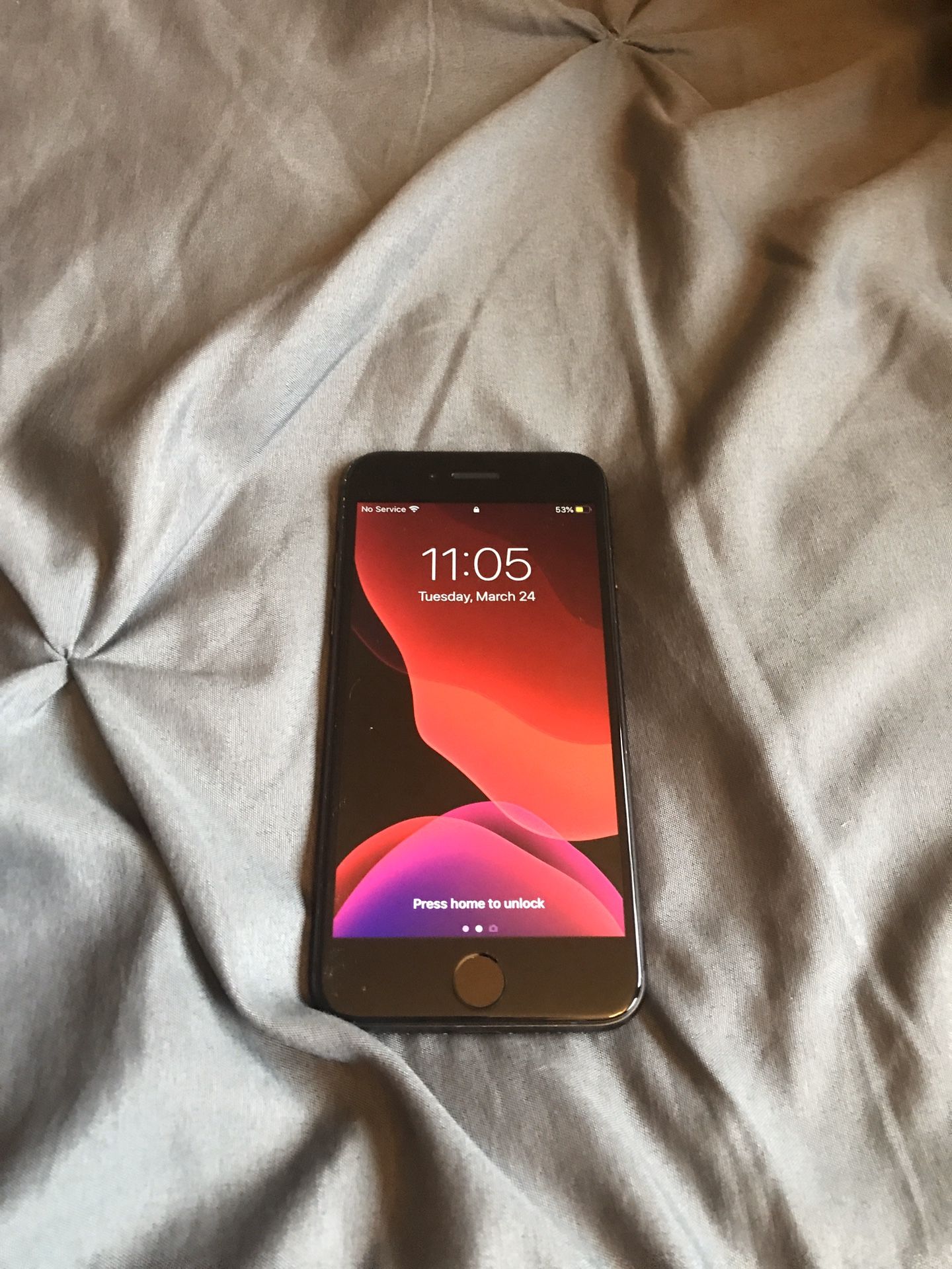 iPhone 8 64 GB w/ Apple Care