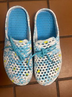Size 8 womans sandles