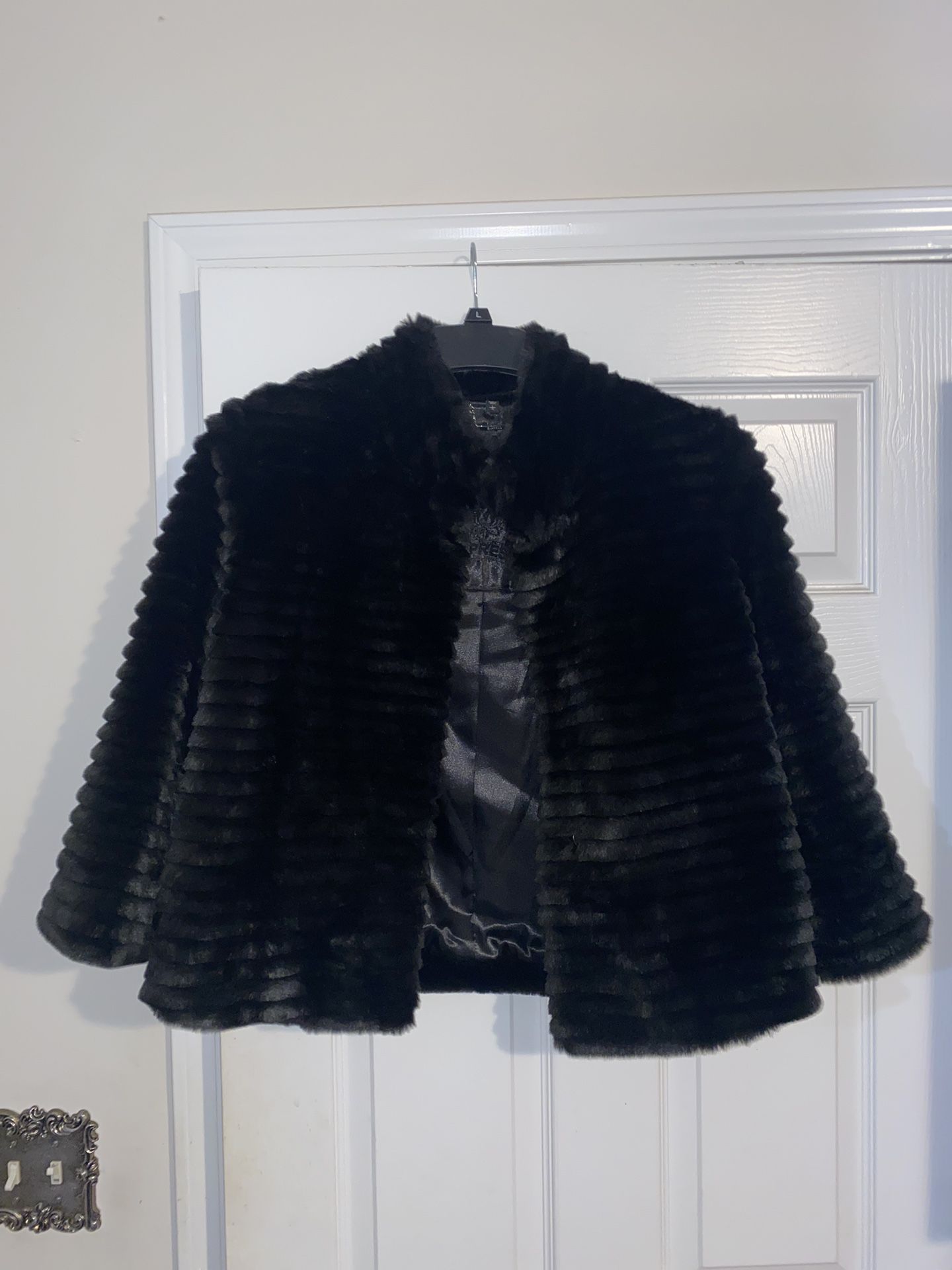 Women’s Faux Fur Coat (Brand New)