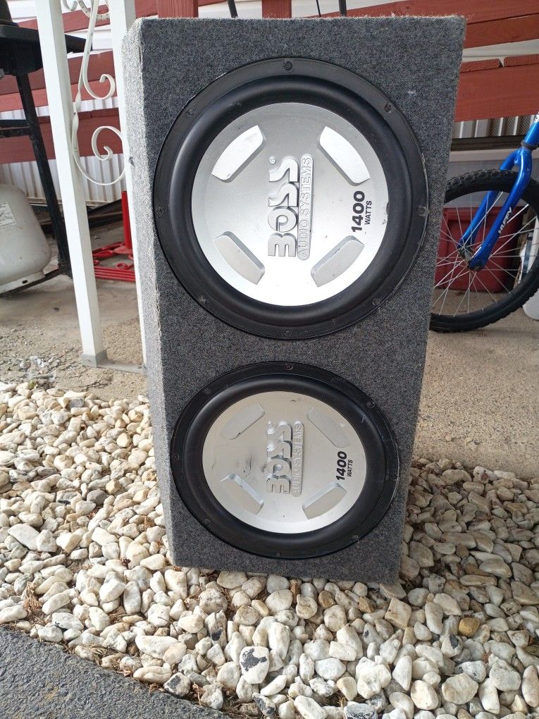 12 inch boss speakers with box