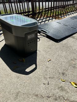 Ecoflow delta max 2000 watts with 200w portable solar panel