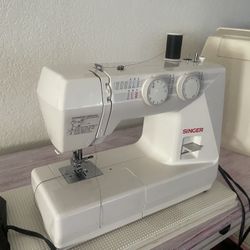 Singer Sears Sawing Machine Comes With Case 