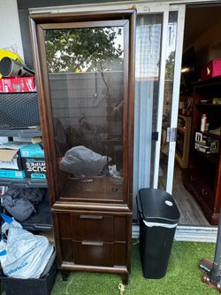 Free display cabinet