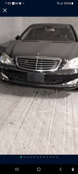 2008 Mercedes S550 4-Matic V8 Sunroof Air Suspension  Rear Camera Navagation Leather Smooth Powerful Ride!