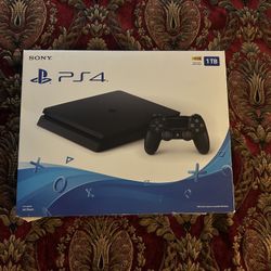 PS4 (With mount and 2 after market controllers)