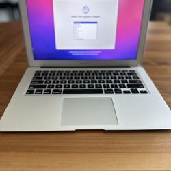 2015 Apple MacBook Air Laptop 13” i5