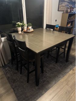 Kitchen Table with 4 Chairs