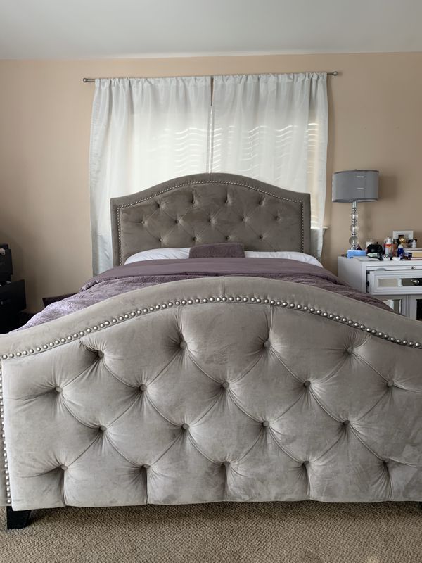 Z Gallerie Grey upholstered panel bed for Sale in Redondo ...