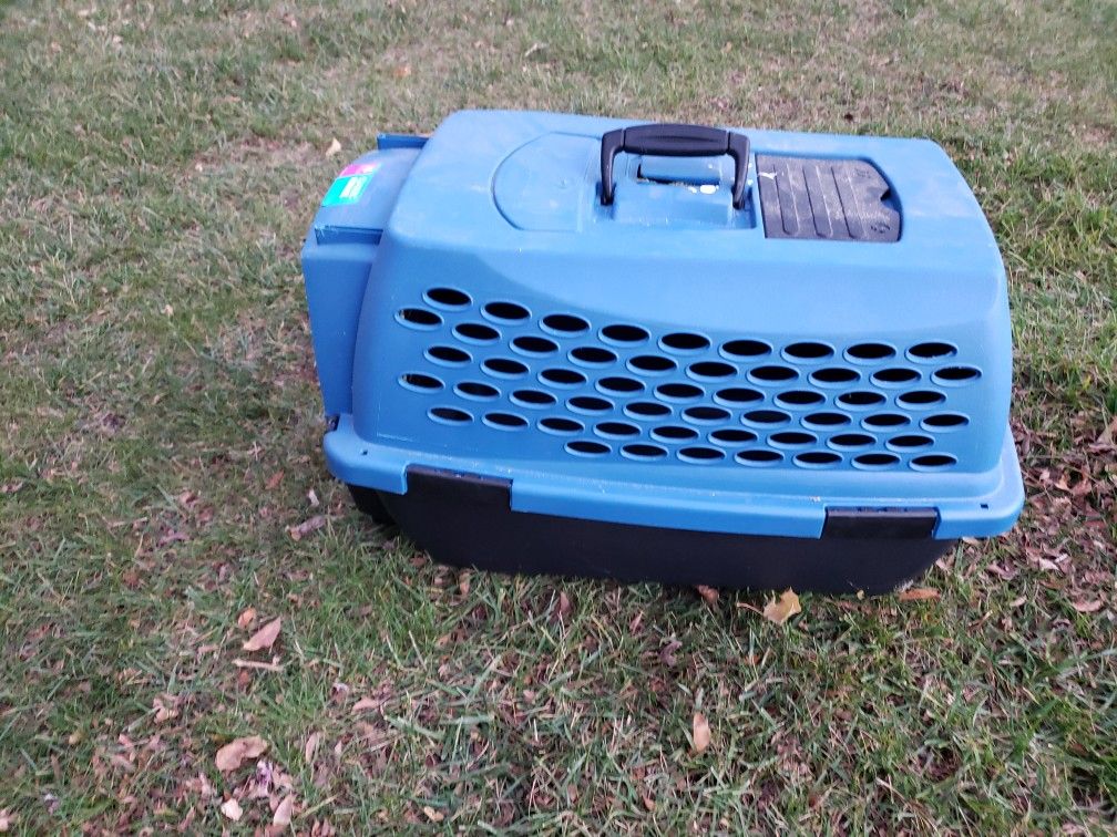 Classic Kennel For Cat Or Dogs 12"tall 18" Long