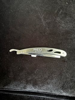 RED BY KISS Razor Holder