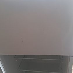 Amana  Refrigerator 1 Year And Half Old