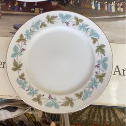Four Vintage Fine China of Japan #6701 Grapevine Pattern Dessert Plates