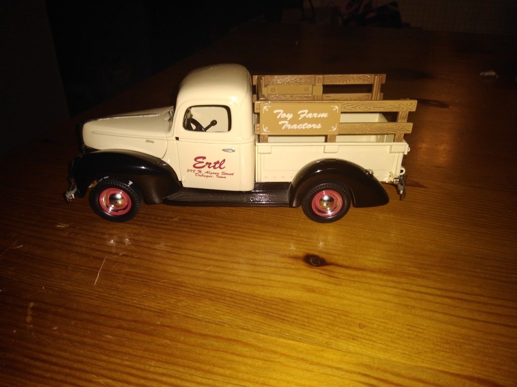 ERTL Toy Farms Vintage collectible Diecast trick