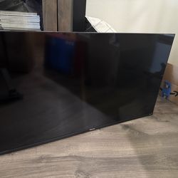 40” Hisense Roku Smart TV (With wall mount)