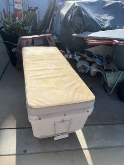 Large Ice Chest w/ Cushioned Top