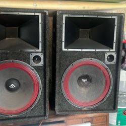 Derwin Vega Speakers 
