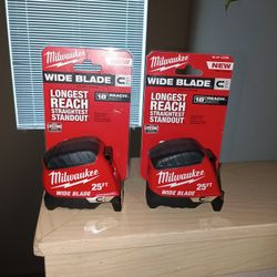 (2) 25' FT MILWAUKEE TAPES MEASURES 