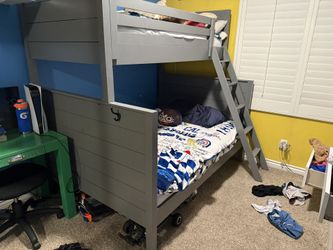 Pottery Barn Kids Twin Over Full Bunkbed