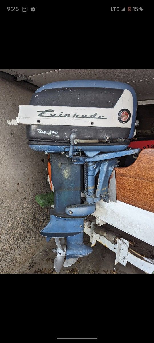 Vintage Evinrude Bigtwin 35 - Engine ONLY