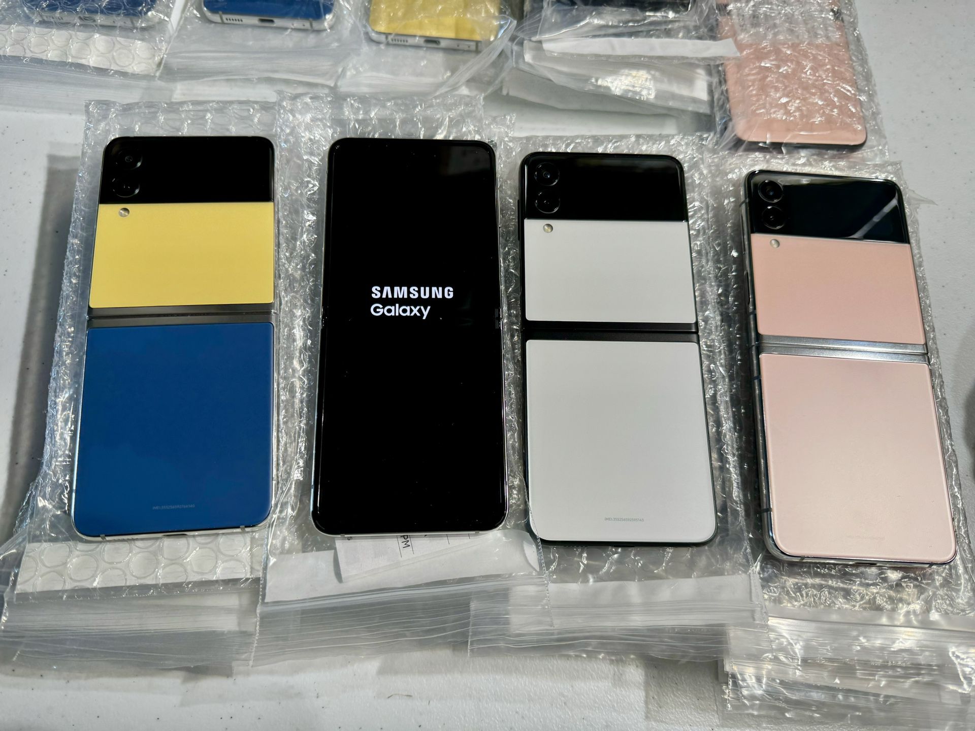 Samsung Galaxy Z Flip 3 5G 256GB Unlocked Bespoke edition
