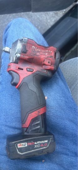Milwaukee M12 Fuel Impact Wrench with XC 4.0 Battery