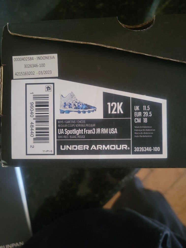 Under ARMOUR CLEATS KIDS 12K