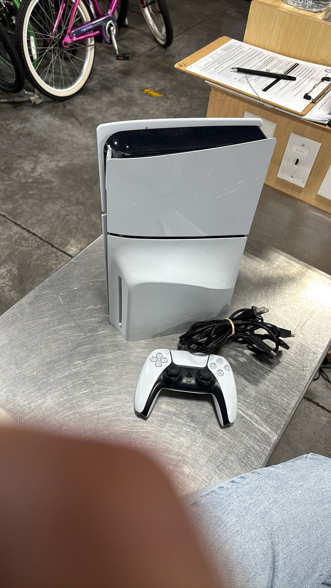 PlayStation 5 W/ Controller