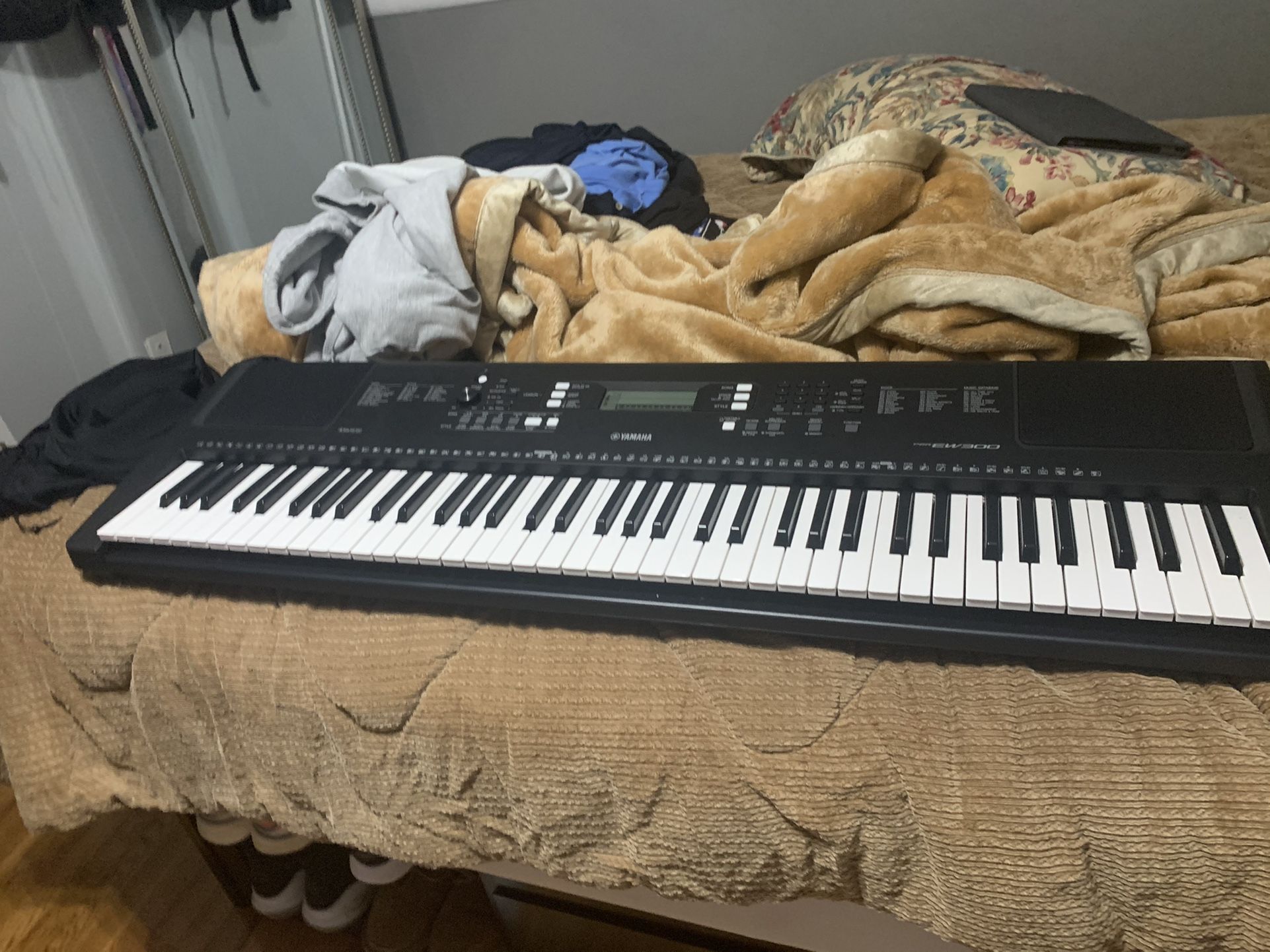 Yamaha EW 300