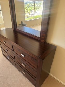 Dresser For Bedroom With Mirror