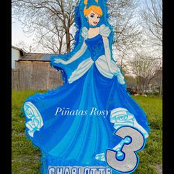 Cinderella 👑 Piñata ✨🦋