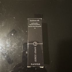 GIORGIO ARMANI Armani Beauty  Mini Luminous Silk Natural Glow Blurring Liquid Foundation with 24HR Wear