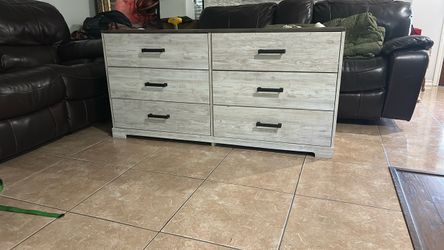 Dresser
