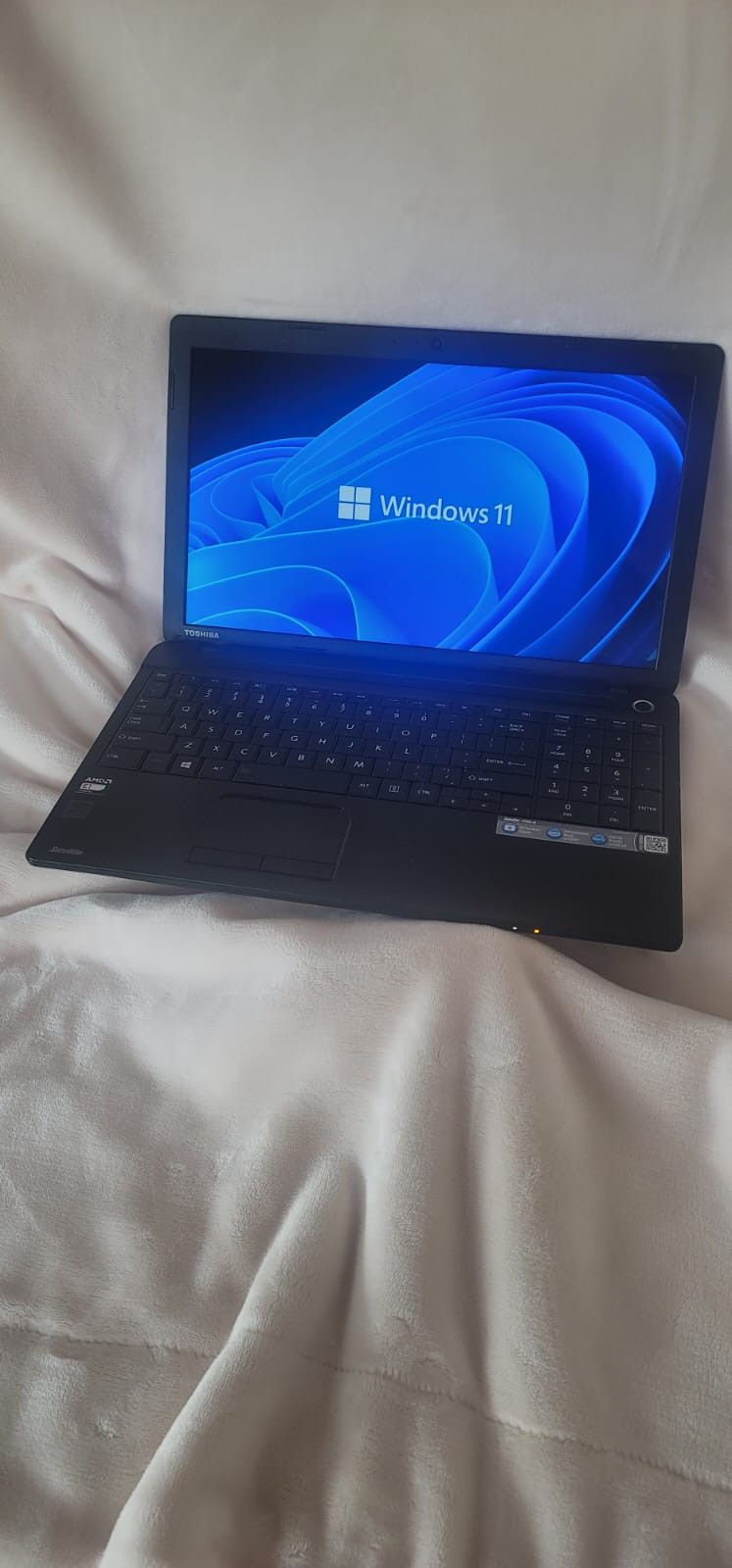 Toshiba - "Windows  11" - Laptop