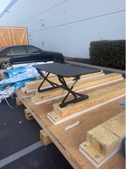 Adjustable desk